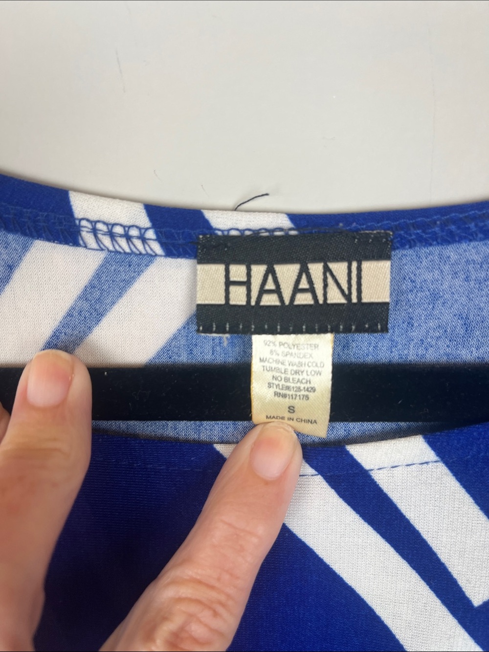 Haani Blue & White Geometric Long Sleeve Shift Dress Geometric Size Small - Picture 4 of 5